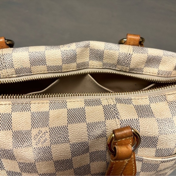 Louis Vuitton bag⭐️ - Picture 13 of 15